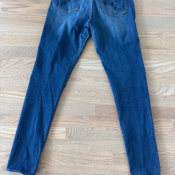 Rock and Republic distressed straight leg jeans. Size 6 - Picture 2 of 7